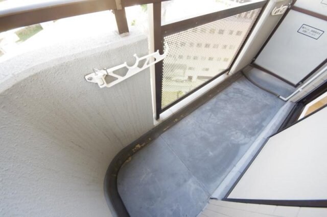 物件内観写真13　(お洗濯にも便利なバルコニー付き)