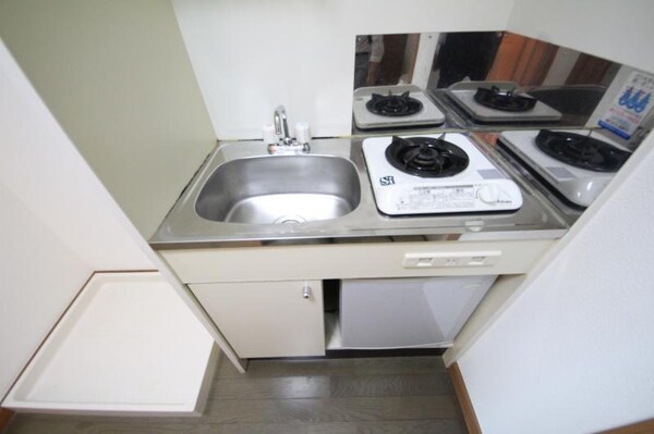 キッチン(コンパクトなキッチンで掃除もラクラク)