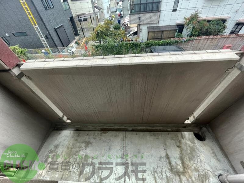 物件内観写真12　(暖かな日差しのふりそそぐバルコニー)