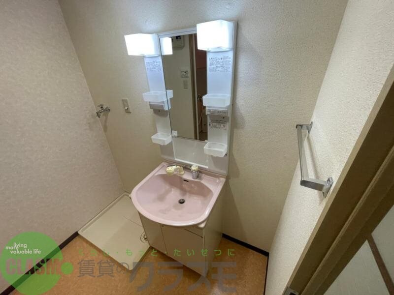 物件内観写真19　(独立洗面台、朝の身支度には欠かせません)