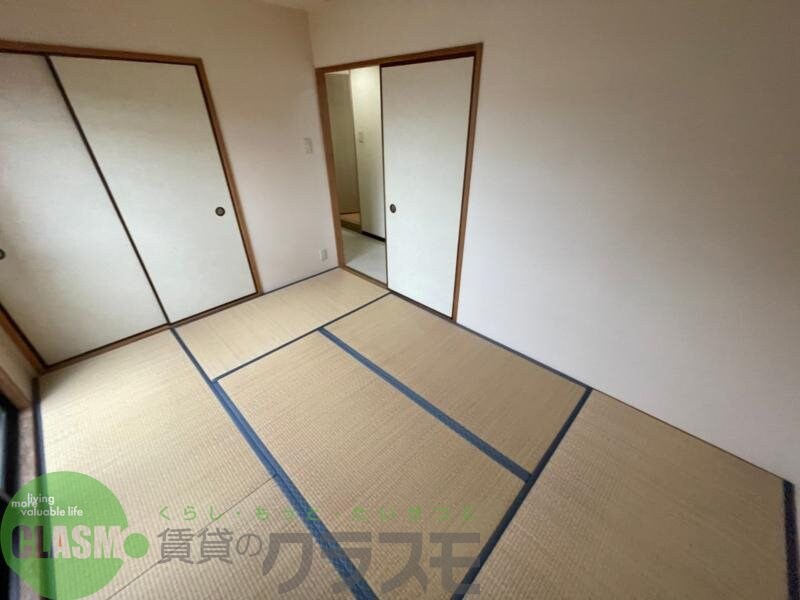 物件内観写真22　(畳の上でゆっくりとくつろげる和室です)