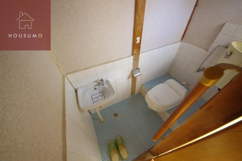 物件内観写真10　(ゆったりとした空間のトイレです)