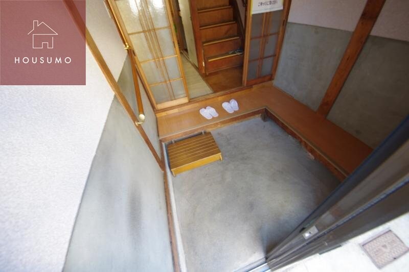 物件内観写真11　(落ち着いた玄関です)