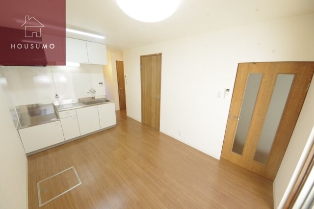 物件内観写真16　(ゆったりとした居間です)