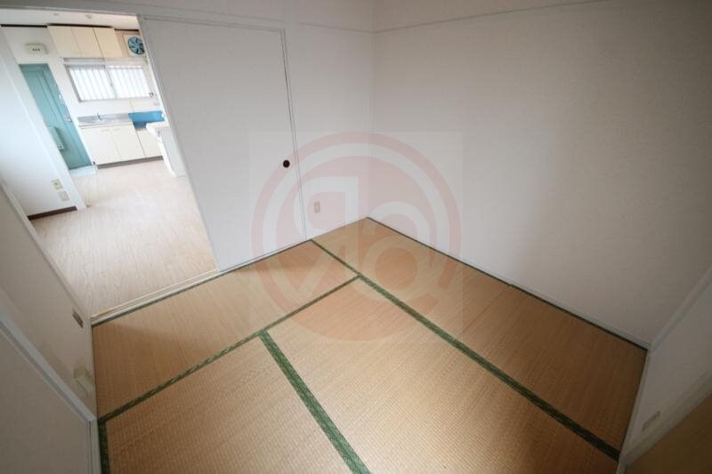 物件内観写真17　(明るい和室です)