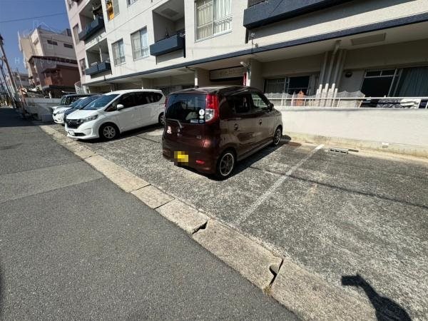 駐車場(駐車スペースもあります)