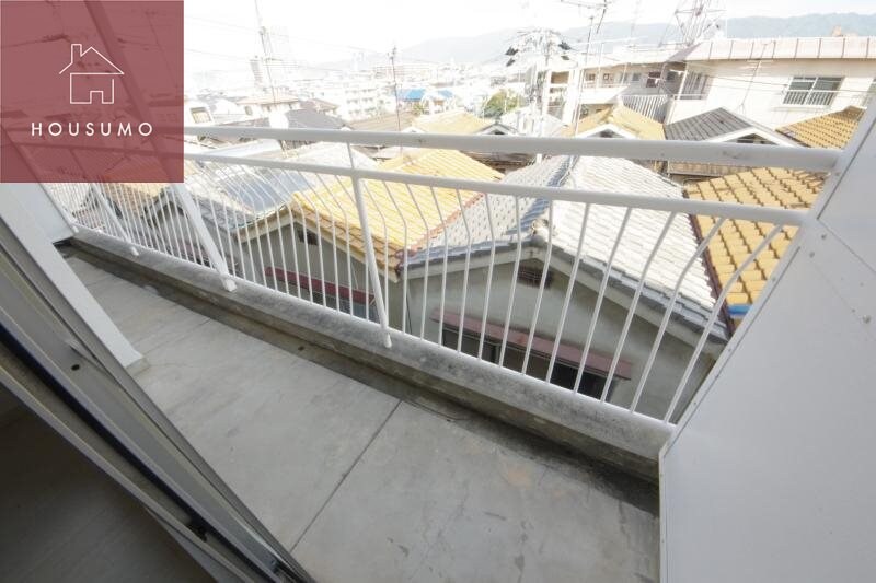 物件内観写真13　(広々としたバルコニーです)