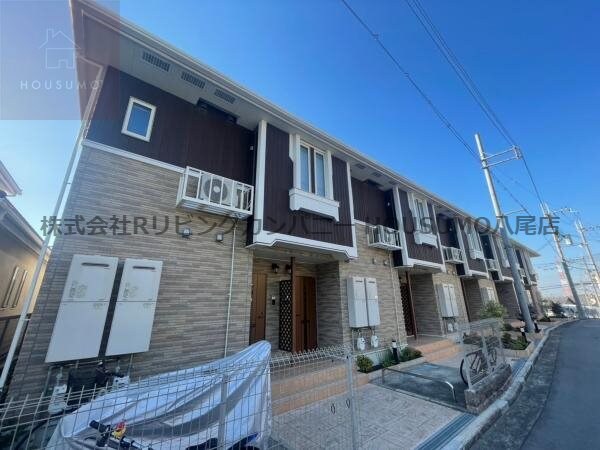 物件外観写真1　(外観もきれいです)