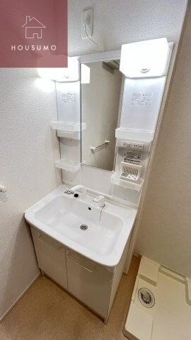 物件内観写真8　(忙しい朝には欠かせない洗面所です)