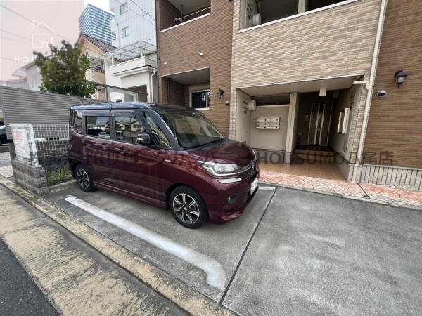 物件外観写真2　(カースペースがあります)