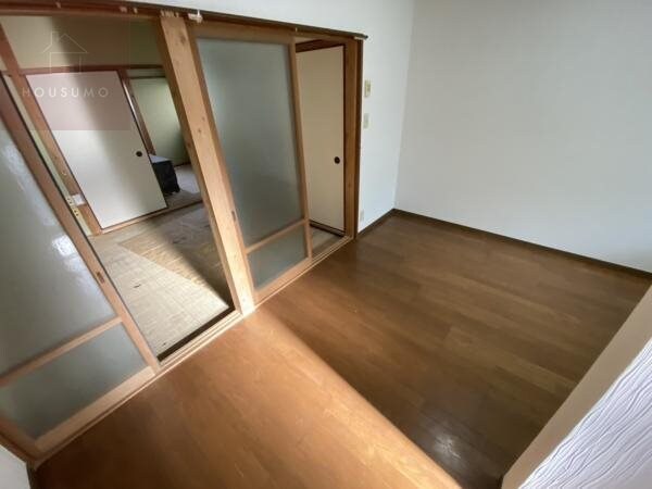 物件内観写真4　(居間です)