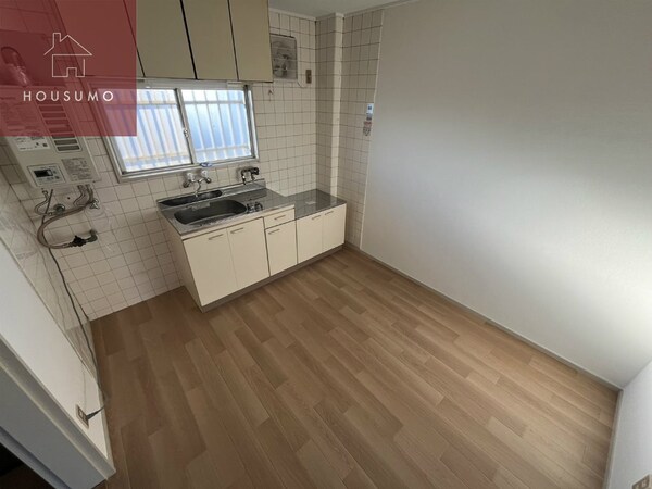 居室(ゆったり過ごせる居間です)