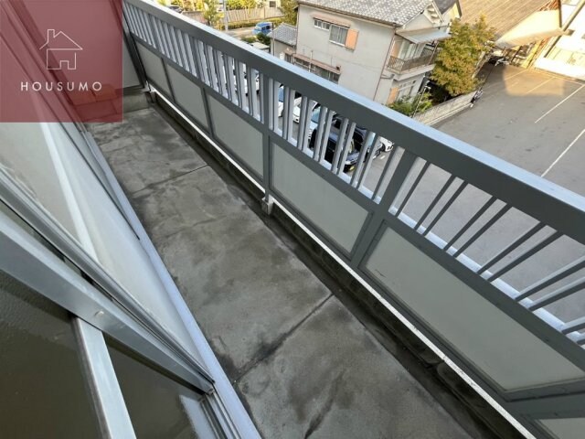 物件内観写真13　(暖かな日差しのふりそそぐバルコニー)