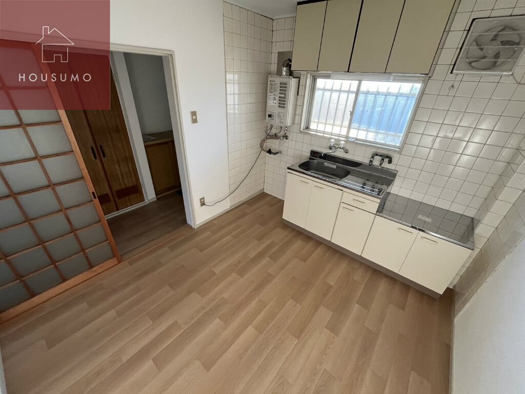 物件内観写真16　(ゆったりとした居間です)