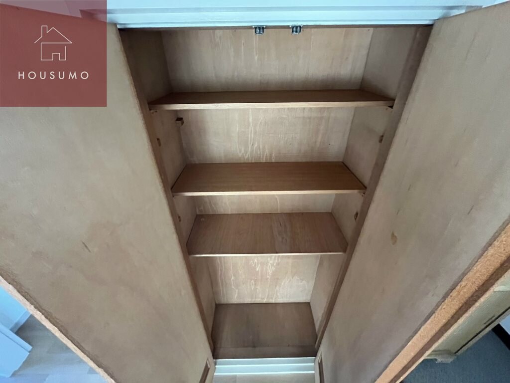 物件内観写真20　(大きなスペースがあり、収納には困りません)