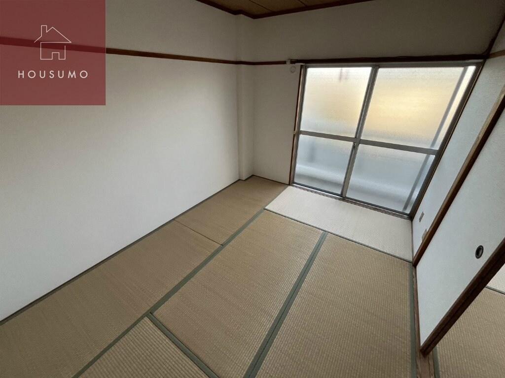 物件内観写真27　(い草の香りが落ち着く素敵な和室です)