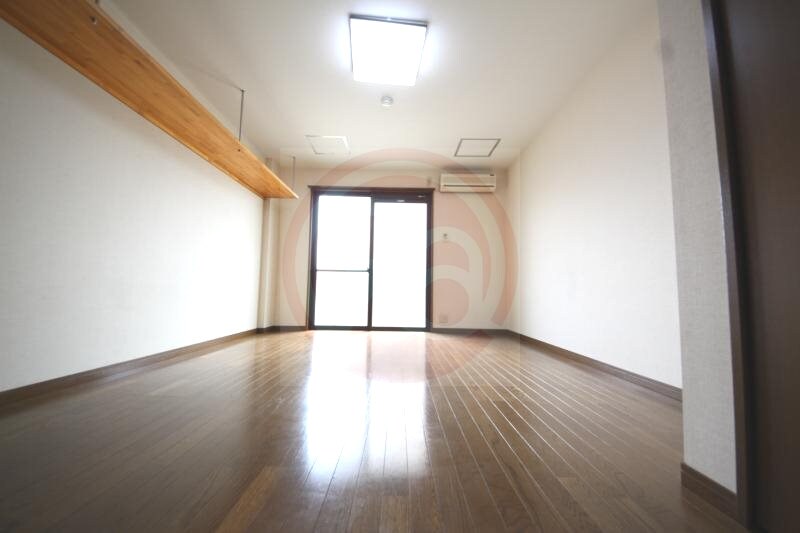 物件内観写真24　(コンパクトで使いやすい洋室です)