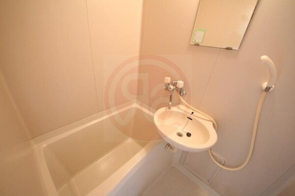 浴室(日々の疲れを癒すお風呂付です)