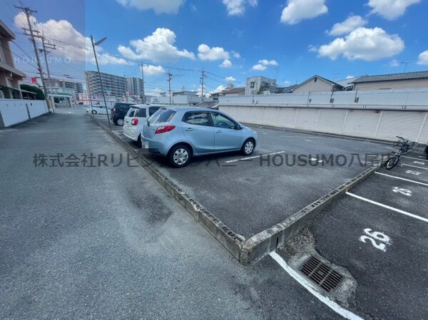 駐車場(駐車スペースもあります)