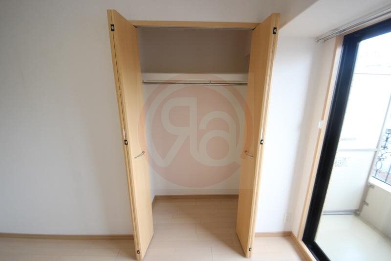 物件内観写真17　(大きなスペースがあり、収納には困りません)