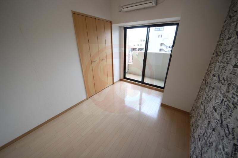 物件内観写真22　(個人の部屋や寝室として使える洋室です)