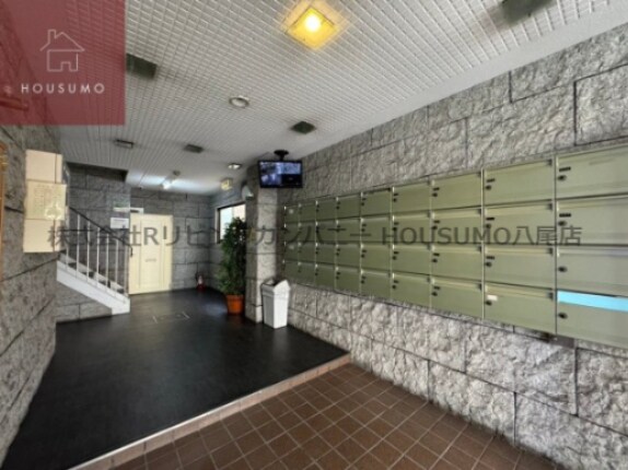 物件外観写真2　(建物の内部です)