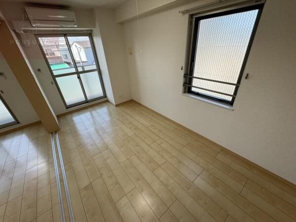 洋室(広々とした洋室です)