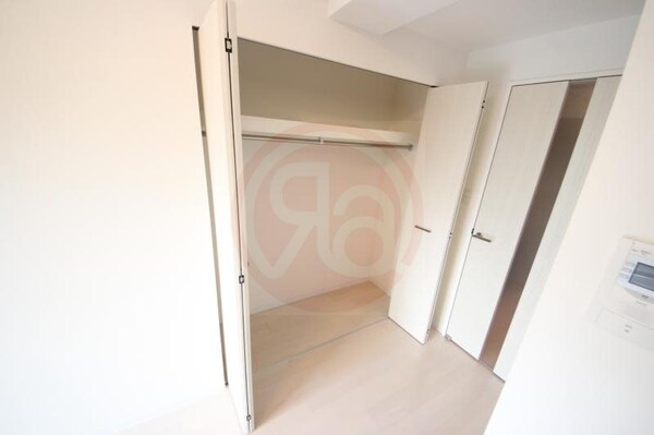 収納(小物を収納するのに便利です)