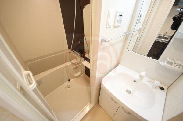 洗面・脱衣所(忙しい朝には欠かせない洗面所です)