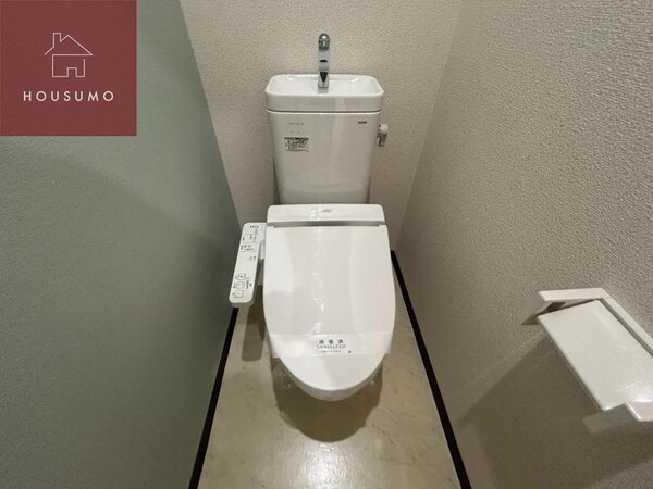 トイレ(落ち着いた色調のトイレです)