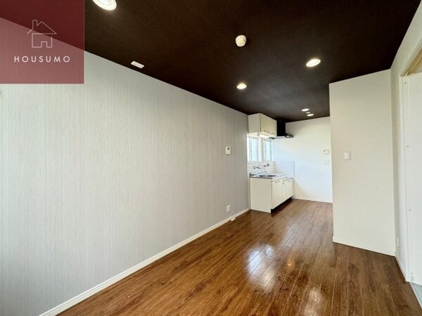 居室(ゆったりとした居間です)