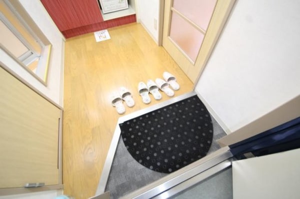 玄関(毎日通る玄関はこちらです)