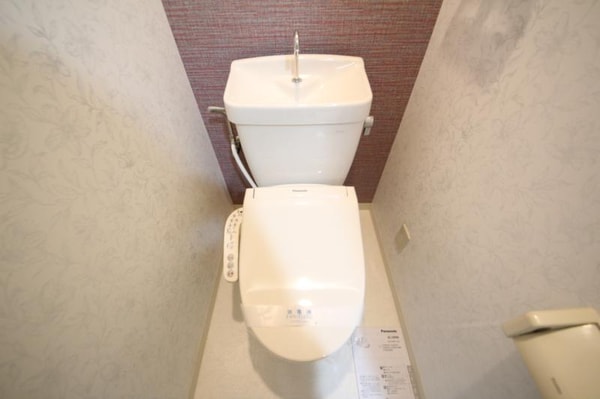 トイレ(ゆったりとした空間のトイレです)