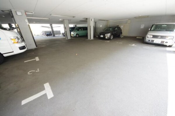 駐車場(駐車場です)