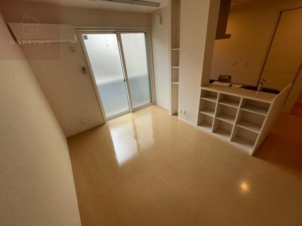 物件内観写真4　(ゆったり過ごせるリビングです)