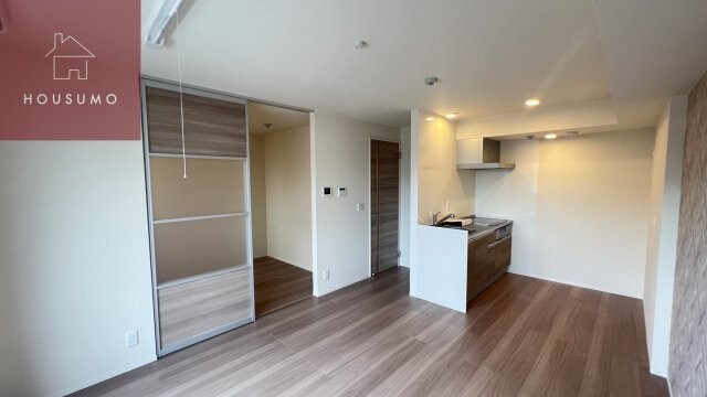 物件内観写真5　(ゆったりとしたリビングです)