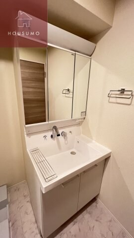 物件内観写真16　(使いやすい独立洗面台です)