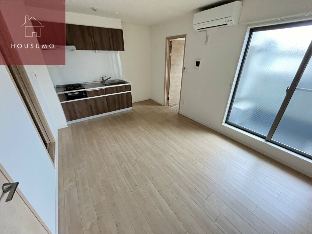 物件内観写真16　(ゆったりとしたリビングです)