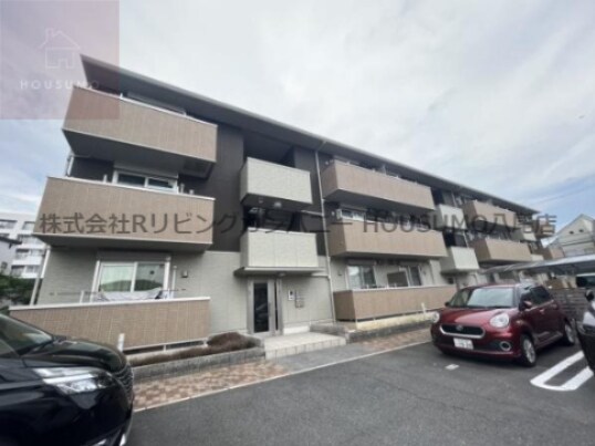 物件外観写真1　(きれいな外観です)