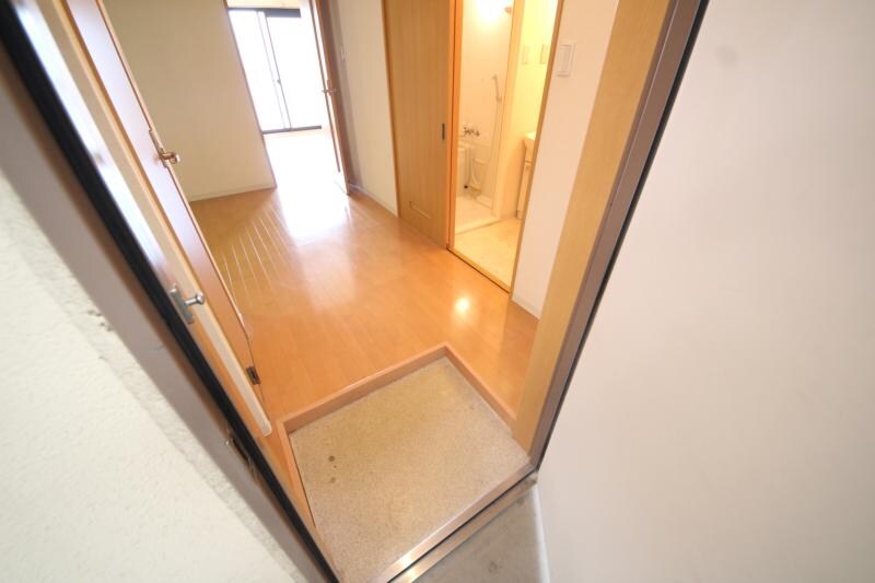 物件内観写真11　(収納もある玄関です)