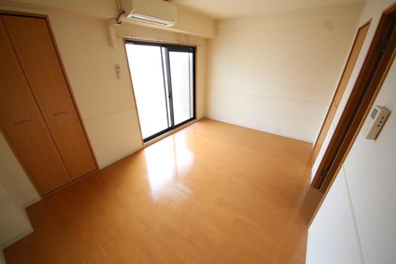 物件内観写真23　(ゆったりした洋室です)