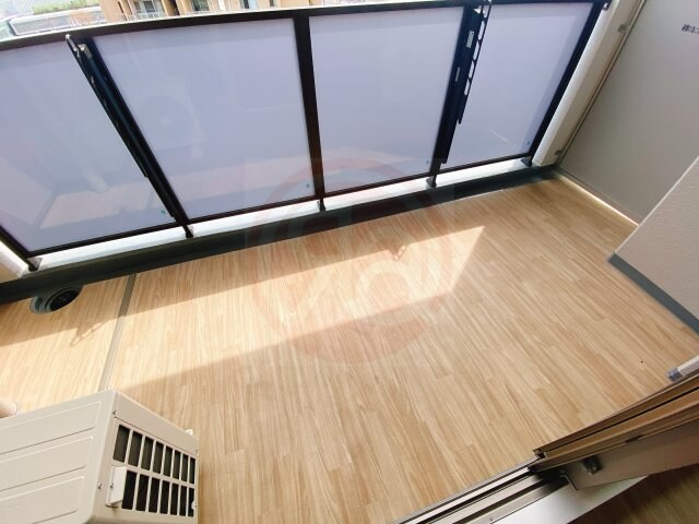 物件内観写真13　(お洗濯にも便利なバルコニー付き)