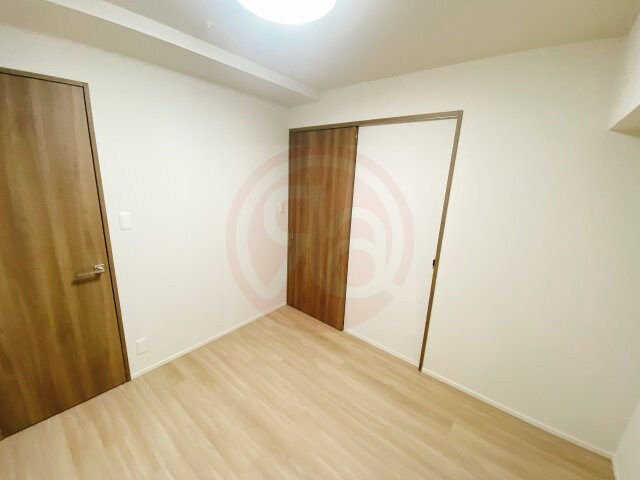 物件内観写真24　(明るい洋室です)