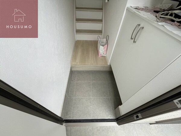 玄関(毎日通る玄関はこちらです)