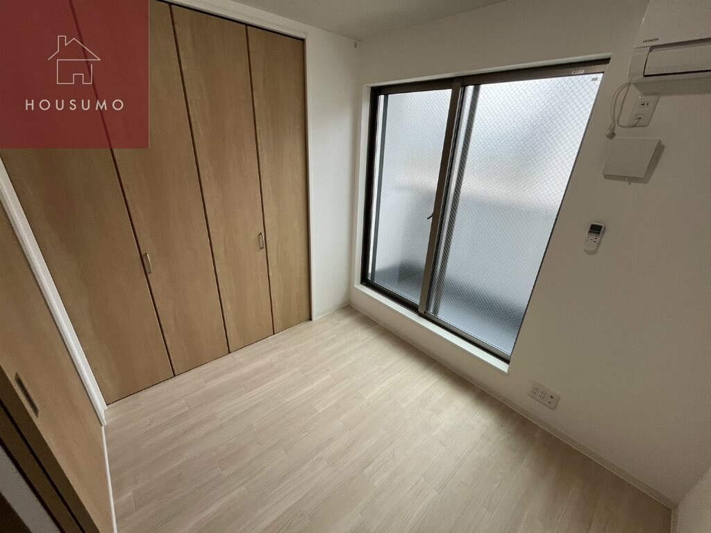 物件内観写真23　(こちらの居間で趣味の時間をお楽しみください)