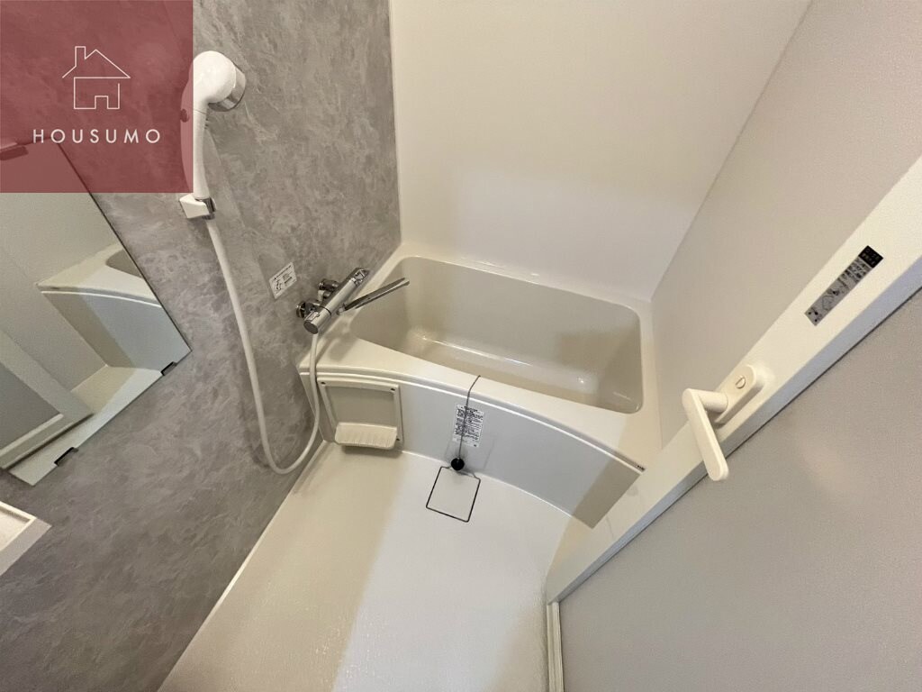 物件内観写真7　(コンパクトで使いやすいお風呂です)