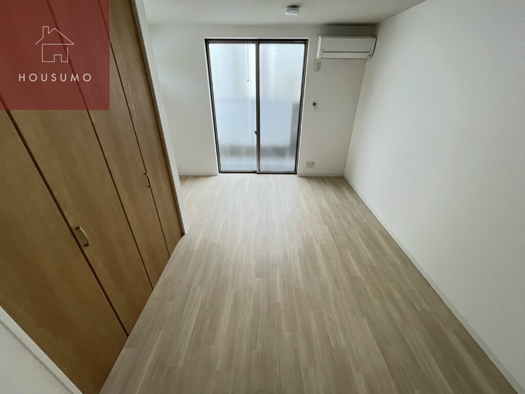 物件内観写真5　(ゆったりとした居間です)