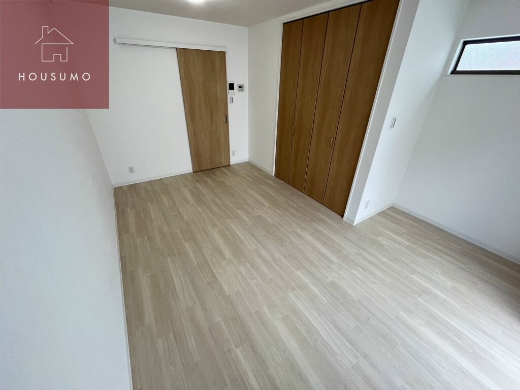 物件内観写真21　(明るい洋室です)