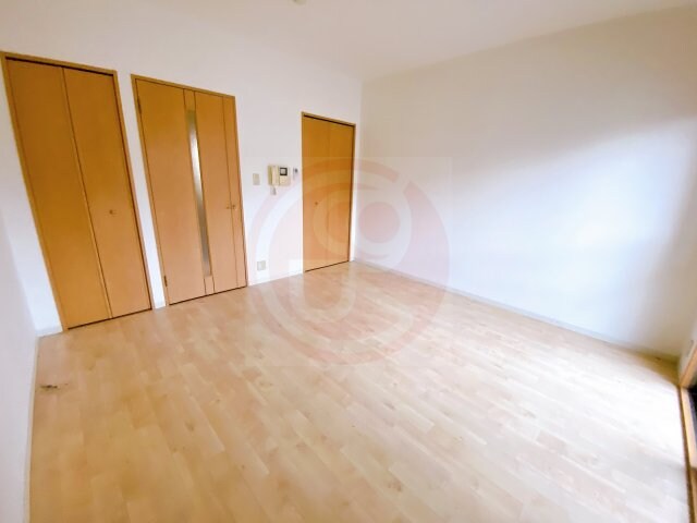 物件内観写真25　(落ち着いた色調の洋室です)