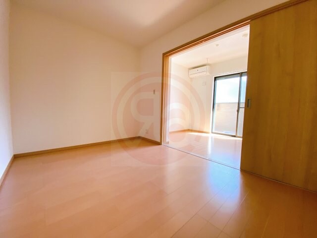 物件内観写真5　(使いやすい居間です)